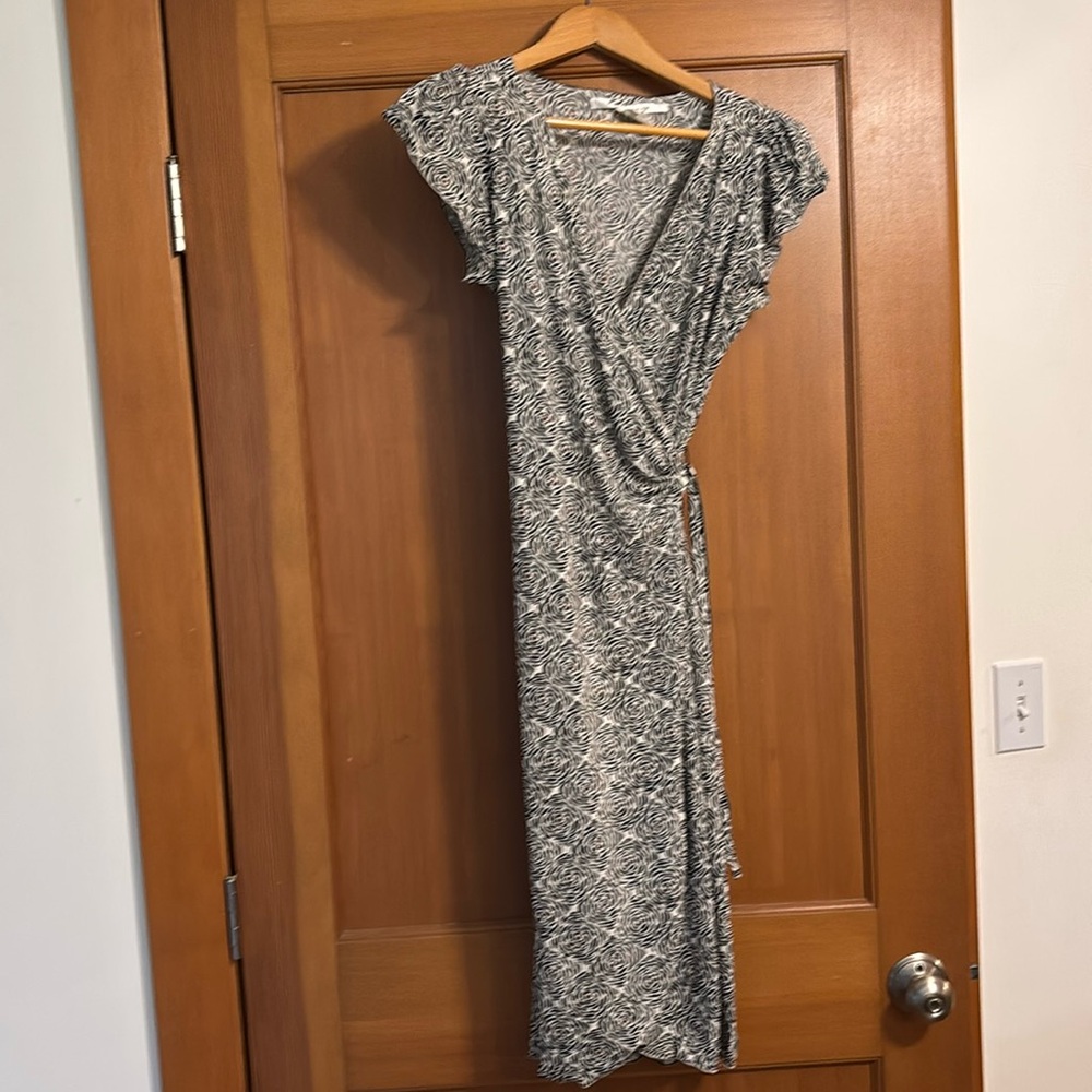 Max studio knee length wrap dress
